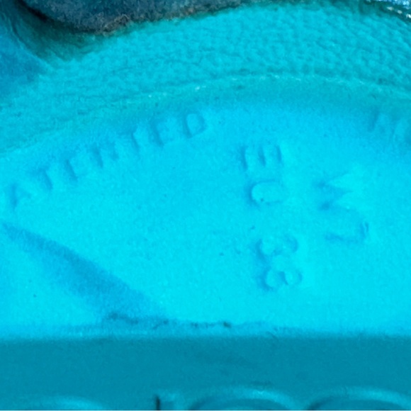 WOMEN’S SIZE 7 OOFOS - Picture 5 of 5